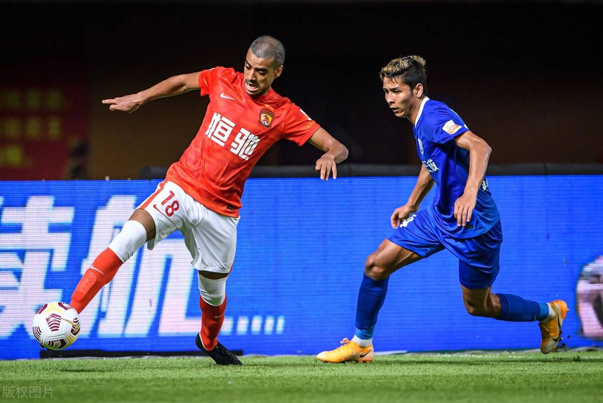 广东队完胜广州队，布克惊艳四座