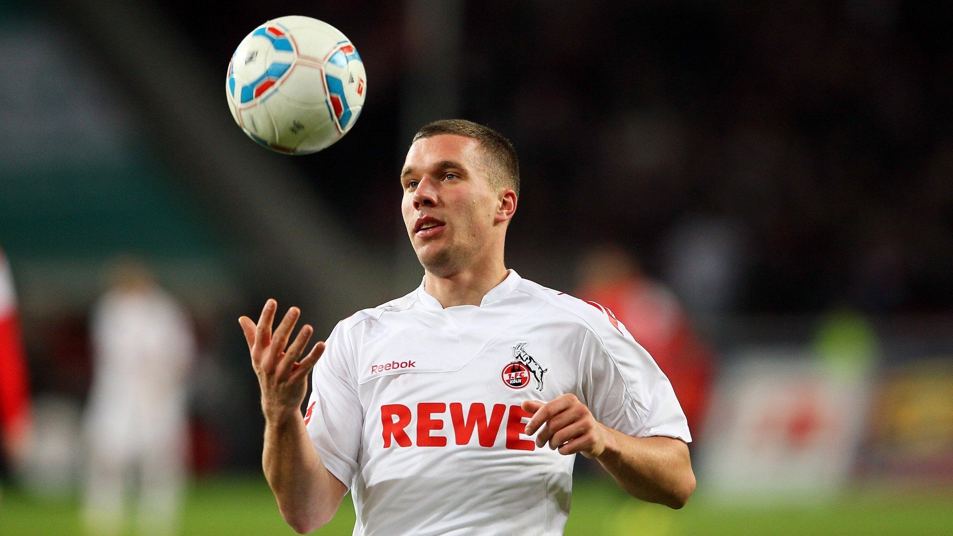 欧冠决赛之夜,约基奇完成里程碑,当欧洲足球之巅遇见篮球智慧之光