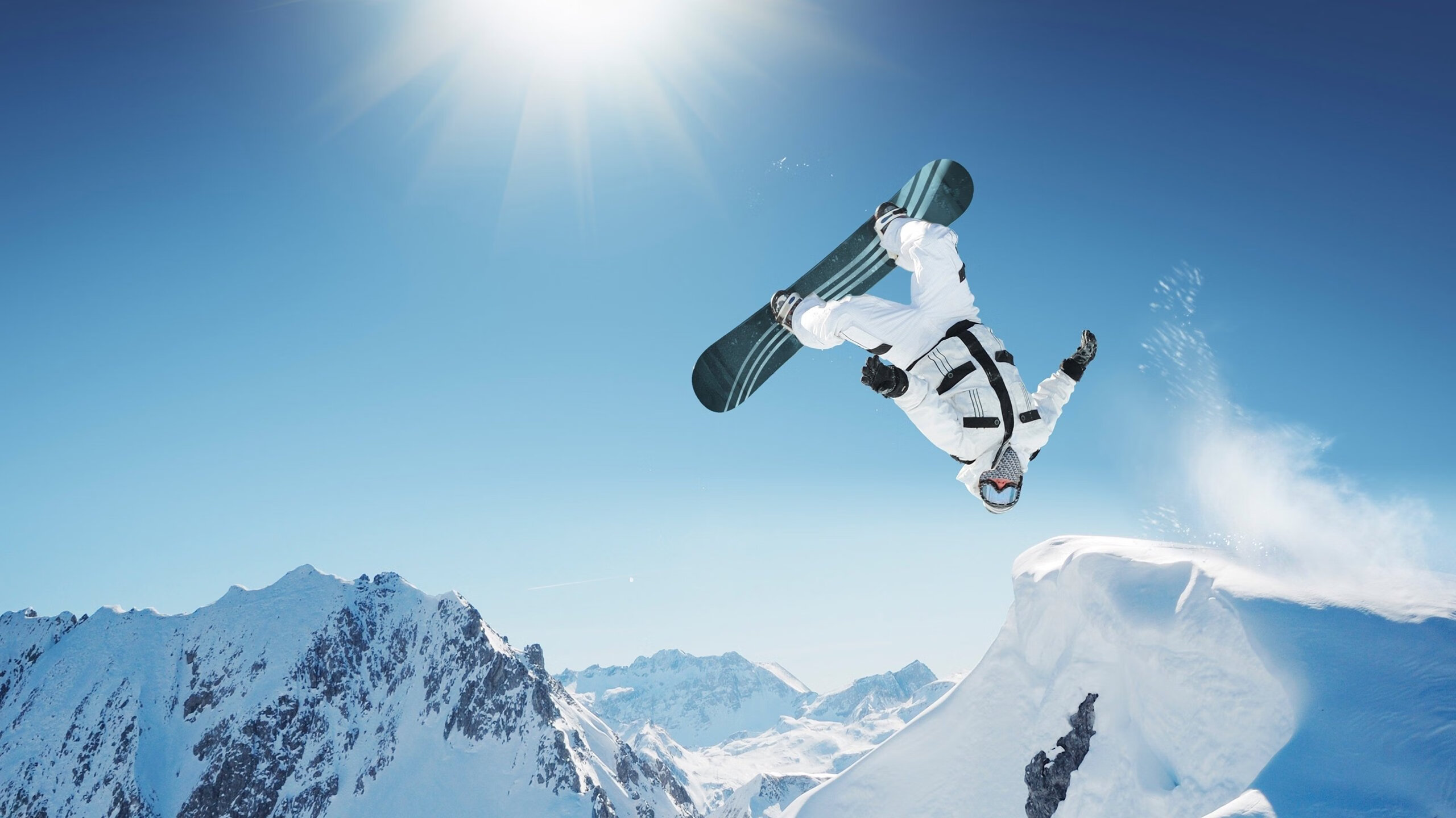 当赛道轰鸣遇上篮网狂潮,极限竞技中的打穿哲学