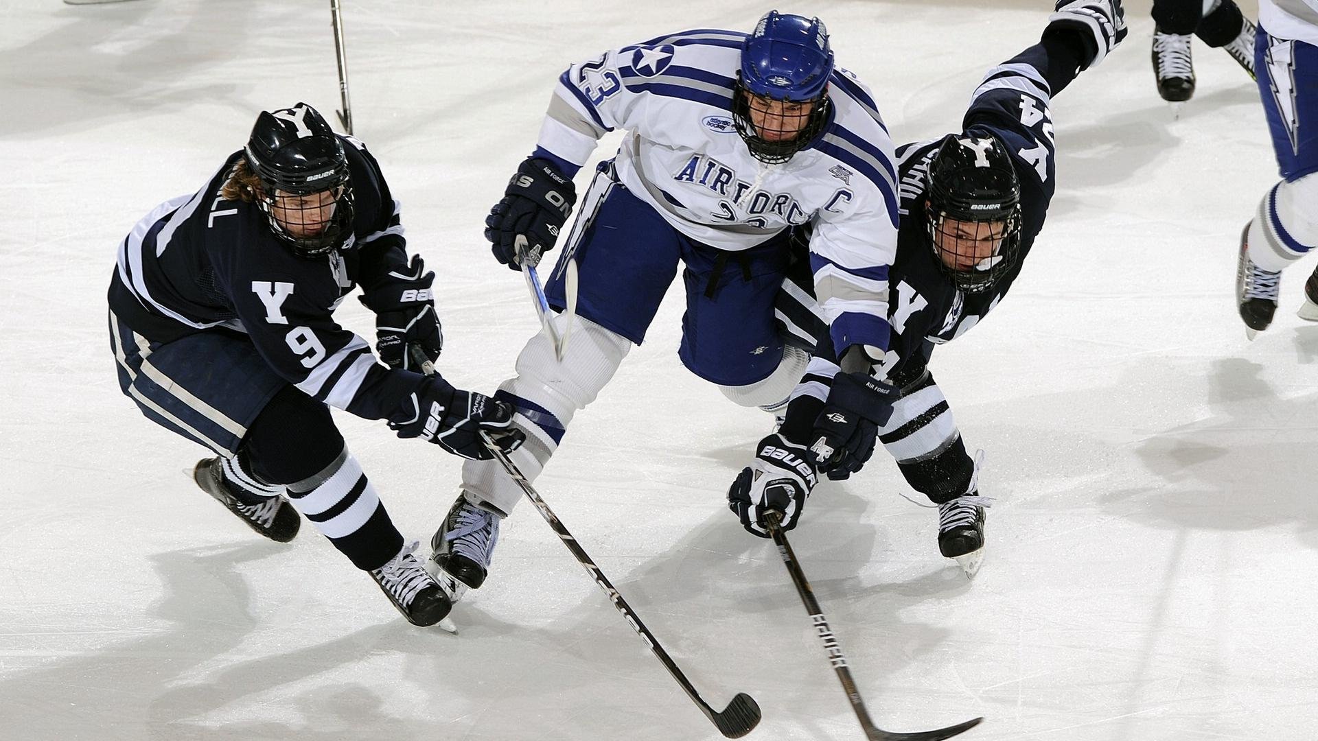 哥斯达黎加咖啡豆碾碎哥伦比亚黄金，小国足球的生存启示录
