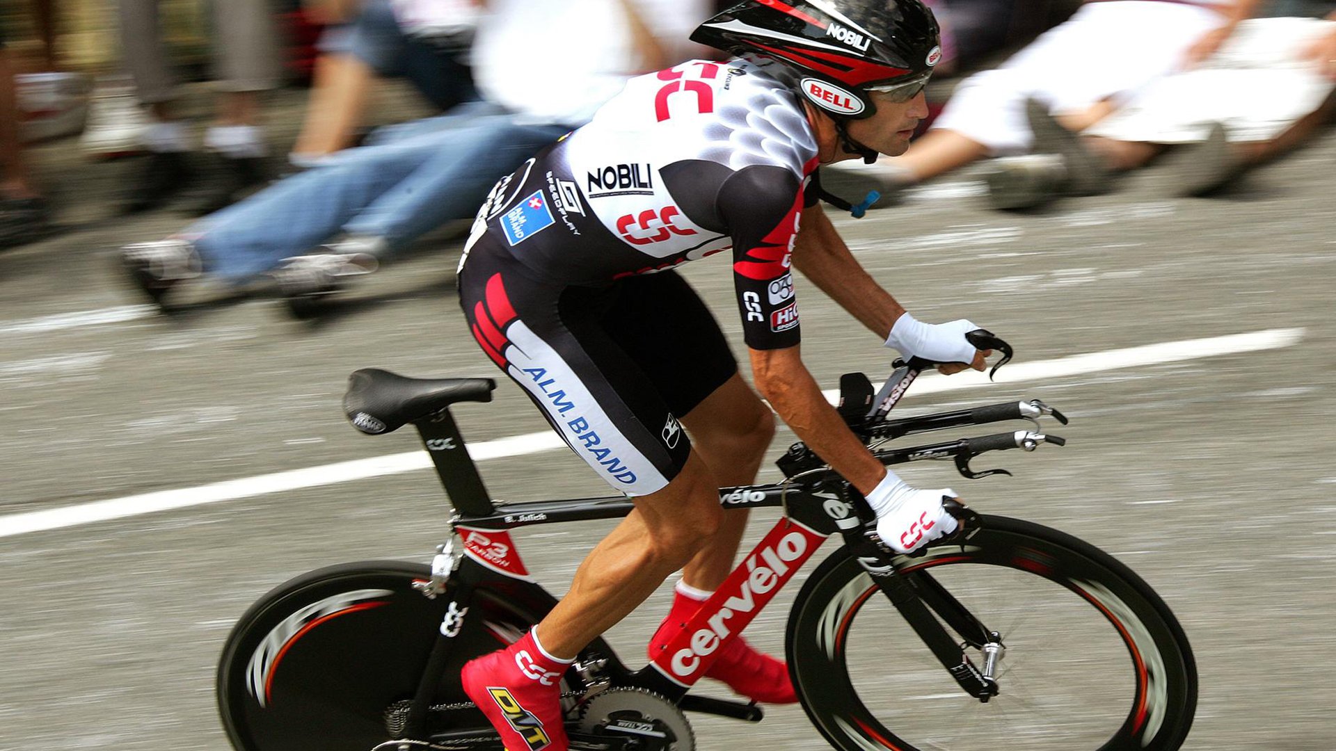 欧冠淘汰赛焦点战,公牛全面压制北京队,战术铁蹄下的东方困局